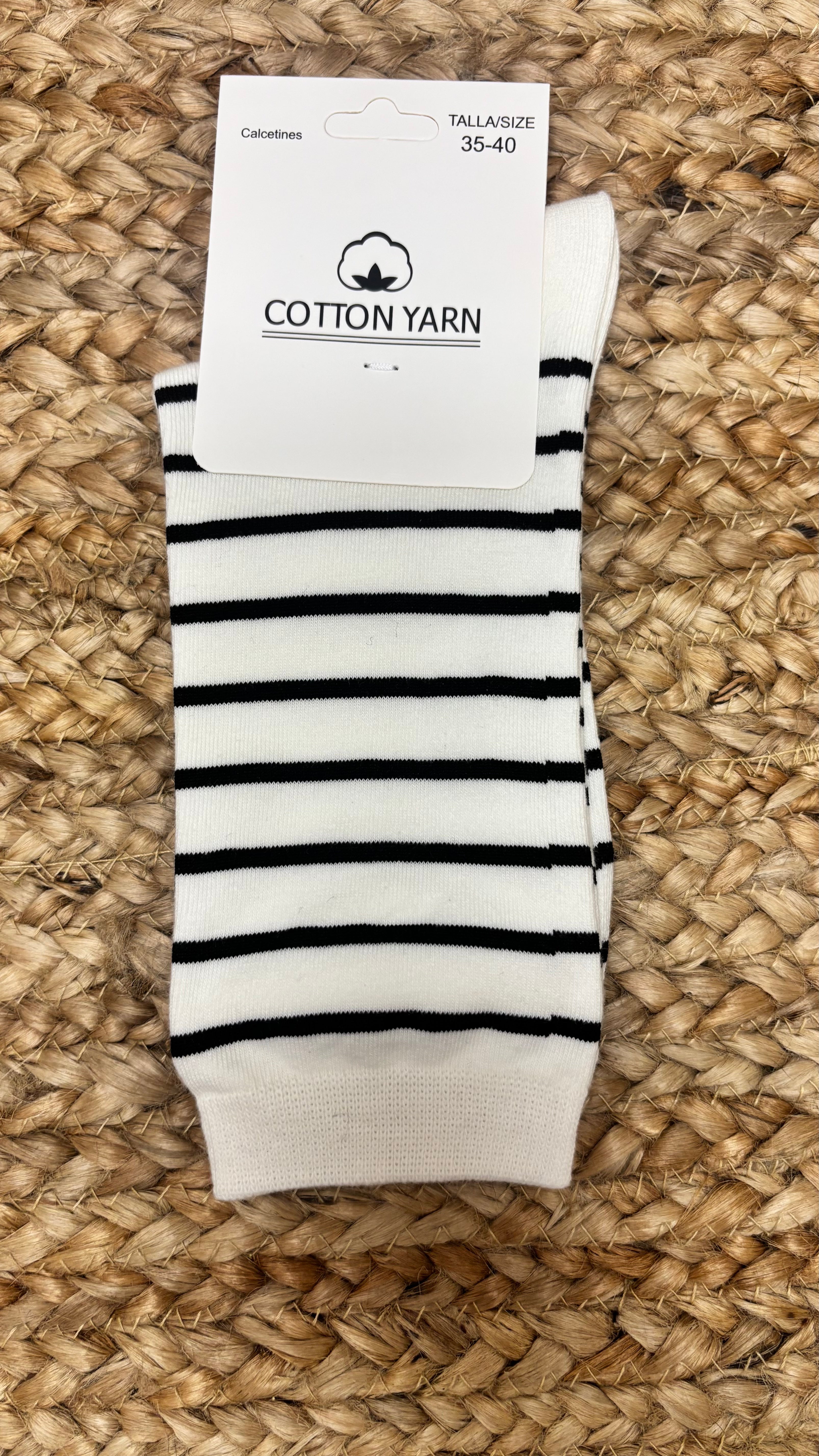 Calcetines negro y blanco